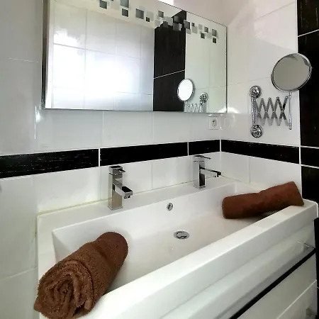 Lesoleilo Affittacamere Mostuéjouls