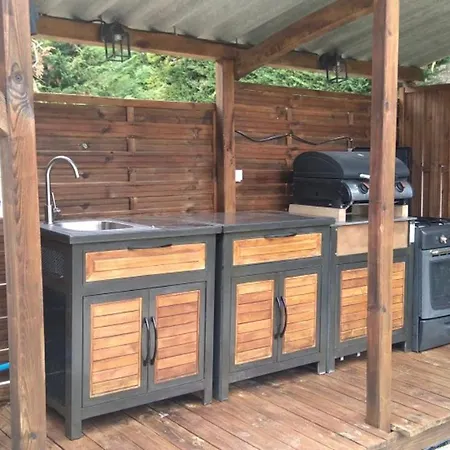 Lesoleilo Suite Chateau Ou Baume ゲストハウス