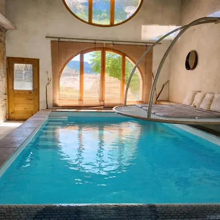 Lesoleilo Suite Chateau Ou Baume ゲストハウス Mostuéjouls