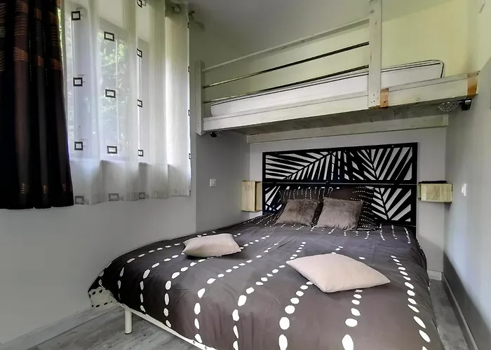 Lesoleilo 4* Mostuéjouls