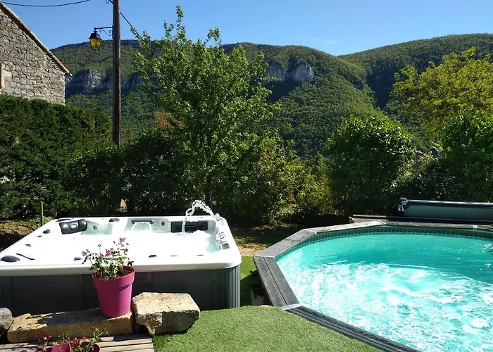 Lesoleilo Mostuéjouls